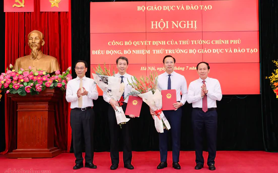Công bố quyết định của Thủ tướng Chính phủ điều động, bổ nhiệm hai Thứ trưởng Bộ Giáo dục và Đào tạo