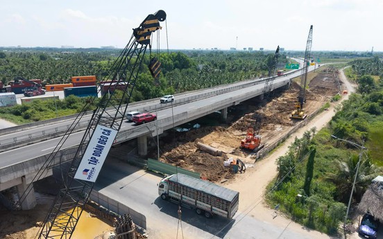 Chính thức ký hợp đồng tín dụng hơn 27.000 tỷ cho dự án mở rộng cao tốc trọng điểm phía Nam do liên danh Đèo Cả đầu tư