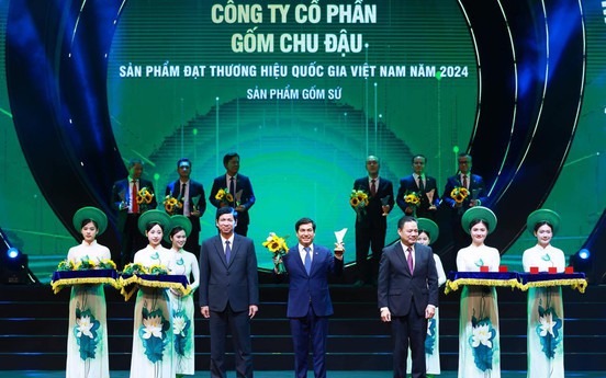Thương hiệu quốc gia Gốm Chu Đậu vinh dự nhận Giấy khen của Cục An ninh Kinh tế - Bộ Công an