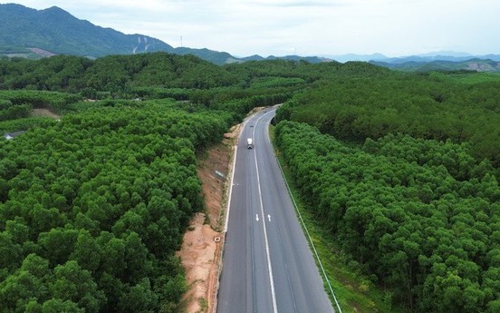 Thị sát dự án mở rộng cao tốc kết nối hai TP trực thuộc Trung ương, Bộ Xây dựng chốt thời hạn hoàn thành