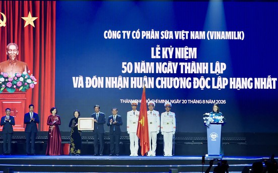 Sau danh hiệu anh hùng lao động, Vinamilk tiếp tục đón nhận huân chương độc lập hạng nhất 