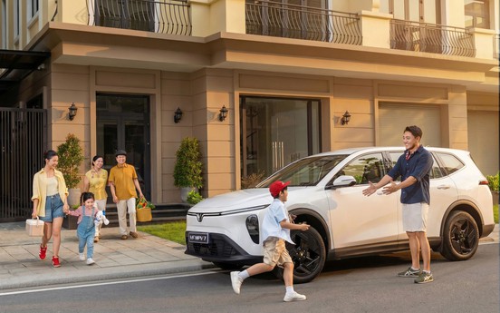 Mua VinFast VF MPV 7, nên trả thẳng hay trả góp để có lợi nhất?
