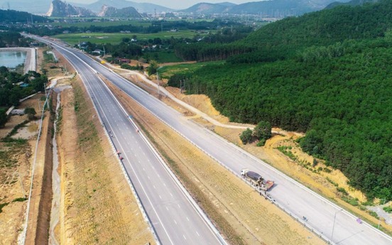 Thủ tướng Chính phủ yêu cầu đẩy nhanh tiến độ các dự án đường cao tốc tại khu vực phía Bắc