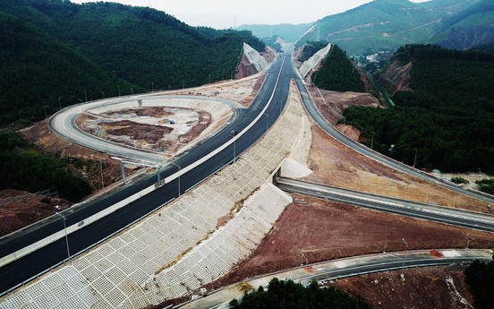 Construction of Van Don-Mong Cai Expressway kicked off