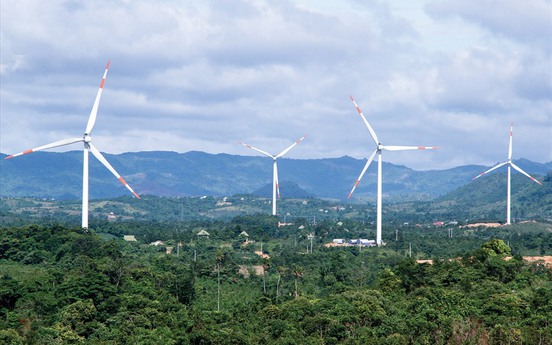 One more wind power plant set for Quang Tri