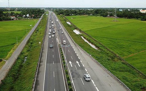 Vietnam encourages foreign investment in infrastructure projects