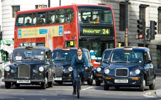 Thủ đô Anh giảm lượng xe bằng phí ùn tắc như thế nào?