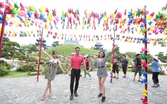 Check in siêu lãng mạn với ngọn đồi chong chóng tại Sun World Halong Complex