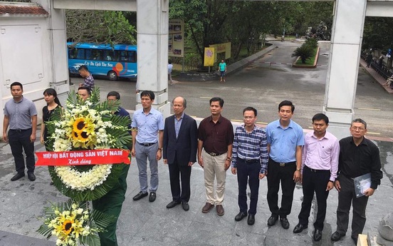 Hiệp hội Bất động sản Việt Nam dâng hương tưởng niệm các anh hùng liệt sĩ tại Khu di tích Ngã ba Đồng Lộc