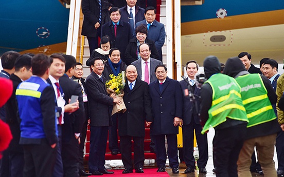 Máy bay chở Thủ tướng đáp sân bay Vân Đồn