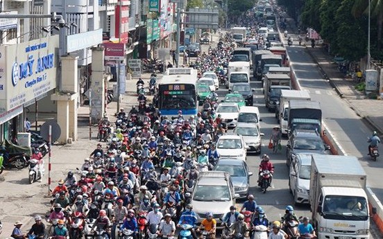 Thông xe cầu vượt, giao thông cửa ngõ Tân Sơn Nhất vẫn rối loạn