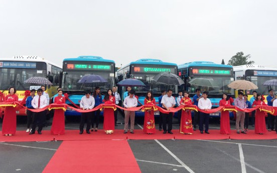 Hà Nội: Khai trương 2 tuyến bus kết nối ngoại thành với Trung tâm thành phố