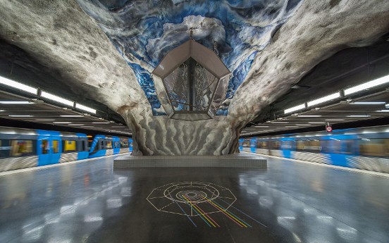 Chiêm ngưỡng triển lãm nghệ thuật dài nhất thế giới tại ga tàu điện ngầm Stockholm