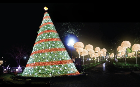 TTTM EcoLife Capitol: Khai trương tưng bừng, mừng đón Giáng sinh