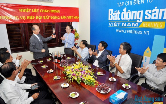 Lãnh đạo Hiệp hội đến thăm và làm việc với Tạp chí điện tử Bất động sản Việt Nam