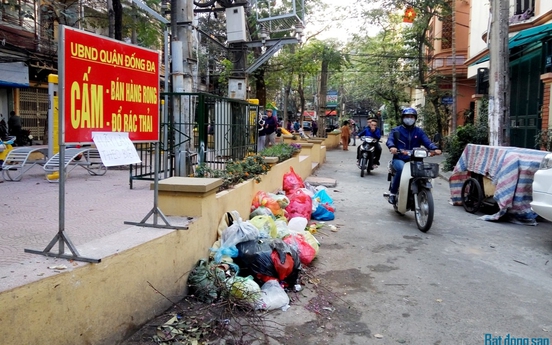 Hà Nội: Sau tết, rác thải bủa vây khắp mọi nơi