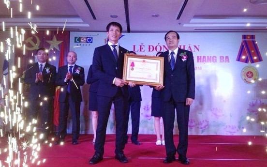 CEO Group đón nhận Huân chương Lao động hạng Ba