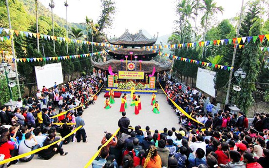 Lịch khai hội và một số kinh nghiệm đi lễ hội Chùa Hương 2017
