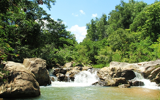 Đến Cam Lâm, khám phá vẻ đẹp hoang sơ suối Ba Li