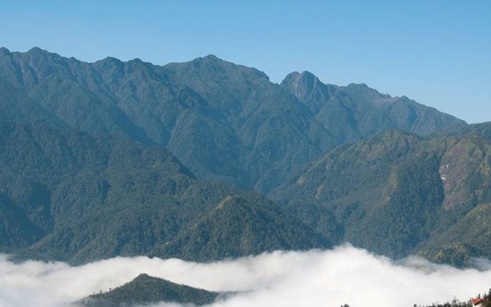 Trải nghiệm leo núi chinh phục "Nóc nhà Việt Nam" và tận hưởng cảnh đẹp đến nao lòng