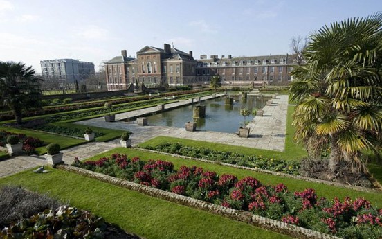 Bên trong cung điện Kensington - nơi ở của Hoàng tử William