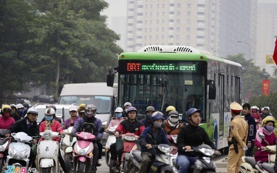 Vì đâu giao thông công cộng Việt Nam "nuôi mãi không lớn"?