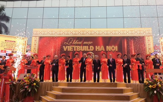 1.700 gian hàng của 450 doanh nghiệp ở 18 quốc gia tham gia Triển lãm Quốc tế Vietbuild Hà Nội