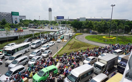 Đề xuất mượn đất quốc phòng mở đường giải cứu sân bay Tân Sơn Nhất