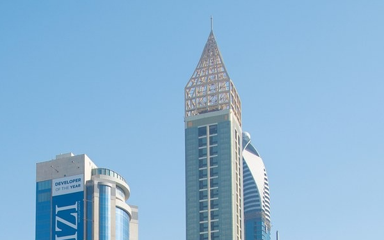 Khách sạn cao nhất thế giới với đỉnh tháp bằng vàng tinh khiết
