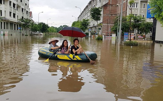 Hà Nội: "Làng" biệt thự tiền tỷ sắp thoát cảnh "mưa là ngập"