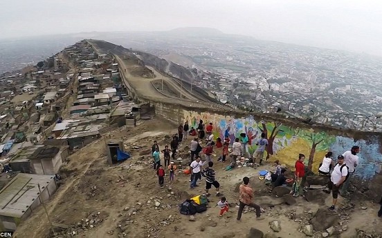 Bức tường của sự khốn cùng ở Peru
