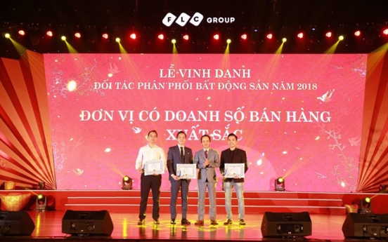 Lộc Sơn Hà nhận "cú đúp" giải thưởng trong ngày đầu năm