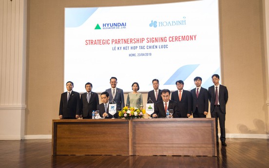 Hòa Bình (HBC) ký thỏa thuận phát hành riêng lẻ và hợp tác chiến lược với Hyundai Elevator