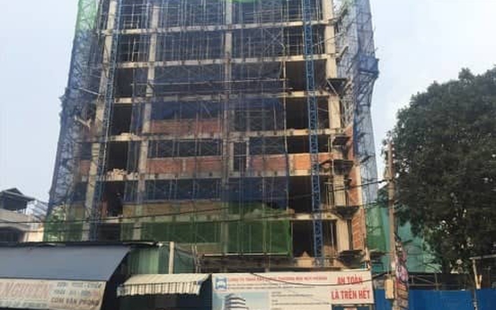 TP.HCM: Sập giàn giao tòa nhà 12 tầng ở Bình Thạnh