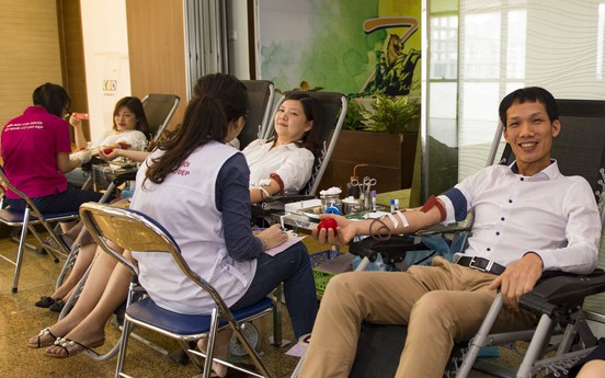 Hơn 200 đơn vị máu được trao tặng trong "Ngày hội hiến máu nhân đạo"