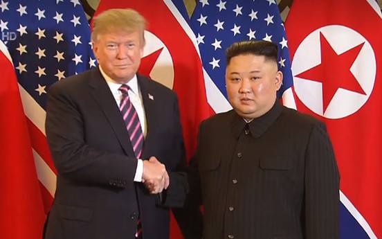 Ông Trump khen ông Kim trong cuộc gặp đầu tiên ở Metropole