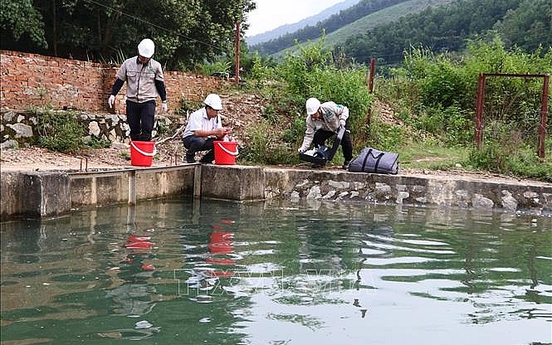 Nước sạch sông Đà: Sáng khuyến cáo chỉ dùng tắm giặt, chiều công bố an toàn