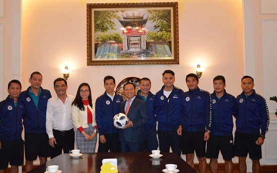 Đại sứ Việt Nam tại Nga tiếp, chúc mừng thành tích của CLB bóng đá Hà Nội