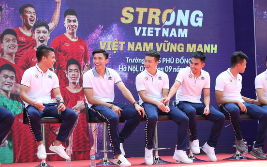 Quang Hải, Văn Hậu giao lưu với người hâm mộ trong chương trình Strong Vietnam