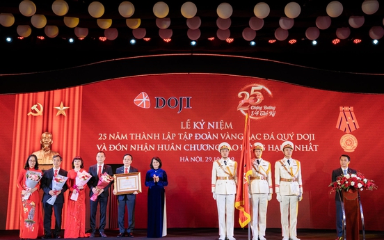 Tập đoàn DOJI đón nhận Huân chương Lao động Hạng nhất