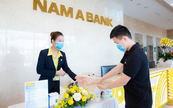 Nam A Bank tặng bảo hiểm sức khỏe Covid-19 cho cán bộ nhân viên