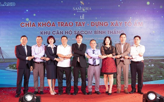 Cái “bắt tay” của lãnh đạo Dĩ An và nỗi bức xúc ở Samsora Riverside