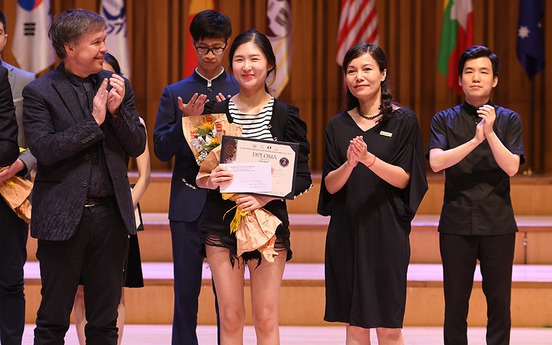 ABBANK trao tặng giải thưởng cho thí sinh “Cuộc thi âm nhạc quốc tế cho violin và hòa tấu thính phòng Việt Nam”