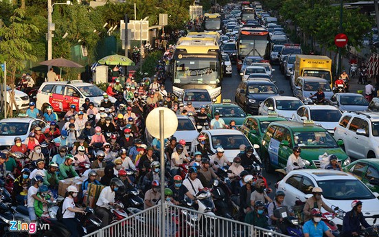 Đề xuất dùng trí tuệ nhân tạo đếm xe vào sân bay Tân Sơn Nhất
