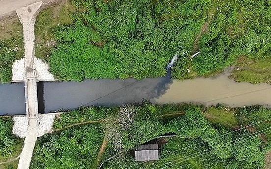 Ai thực sự đứng sau vụ đổ dầu thải vào nguồn nước sông Đà?