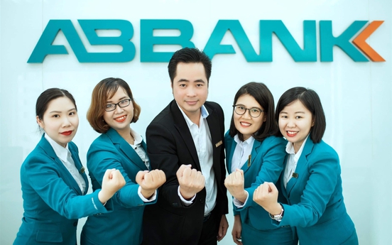 ABBANK ủng hộ thêm 2 tỷ đồng hỗ trợ Bệnh viện Bạch Mai chống dịch COVID-19