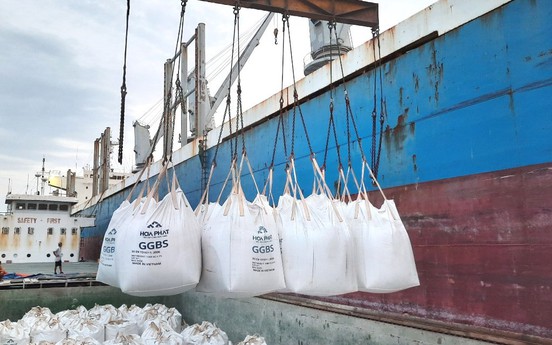 Tập đoàn Hòa Phát xuất khẩu xỉ hạt lò cao nghiền mịn sang Úc
