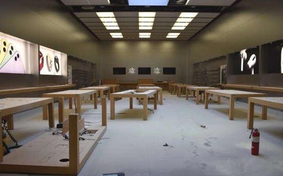 Cửa hàng Apple bị đập phá, cướp sạch đồ