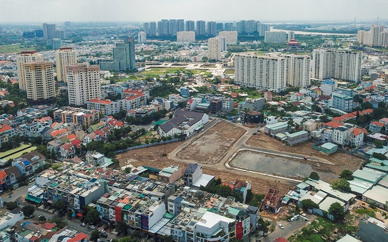 Dịch bùng phát đầu năm, ngỡ ngàng giá căn hộ tại Hà Nội và TP.HCM vẫn tăng