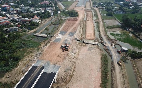 Cấp bách khơi thông vốn cho Dự án đường cao tốc Bến Lức - Long Thành